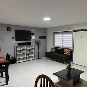 Сasa de vacaciones Casa Amplia Zona Semicentrica Con Cochera, Mendoza